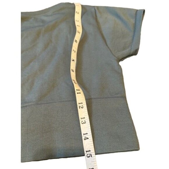 Offline Women's Blue Crop Athletic Top Size Small - Picture 7 of 7